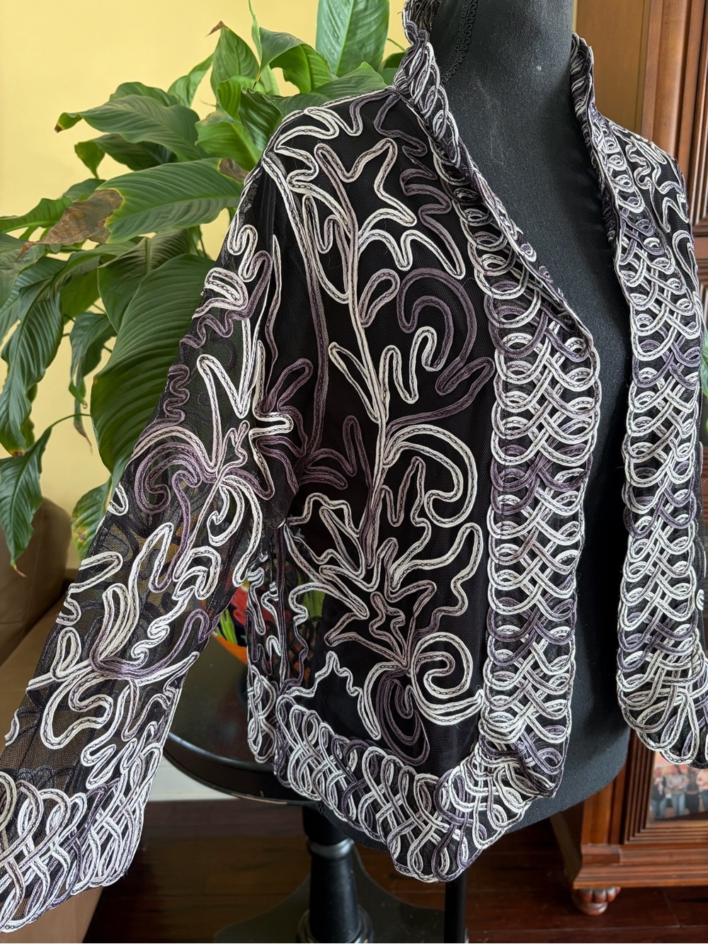 Weavz sheer mesh jacket featuring an intricate, wavy ribbon embroidery - Large